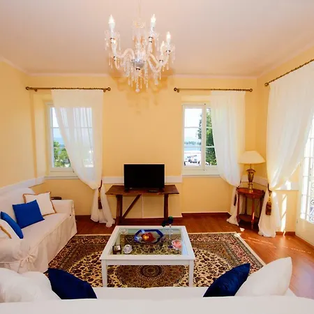 Porta Spilea Deluxe Appartement *